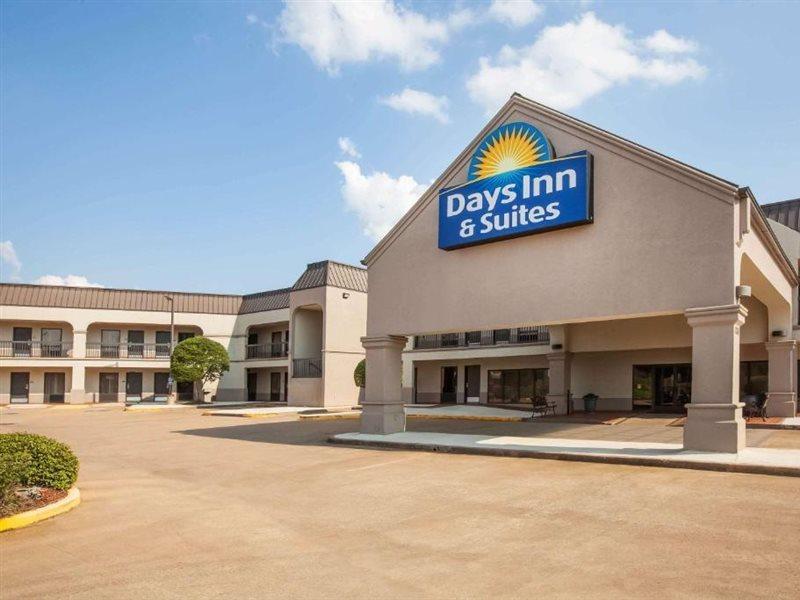 Days & By Wyndham