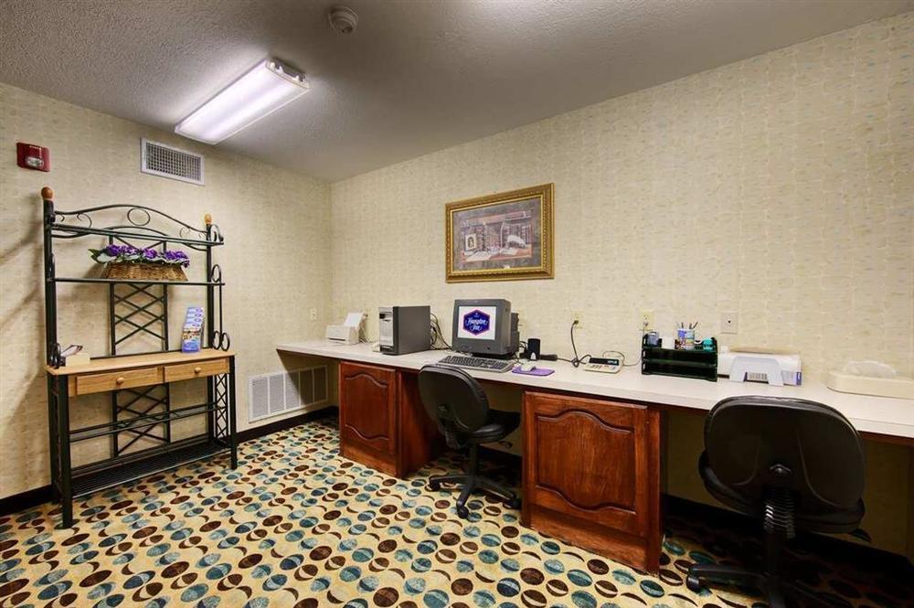 Days & By Wyndham Hotel