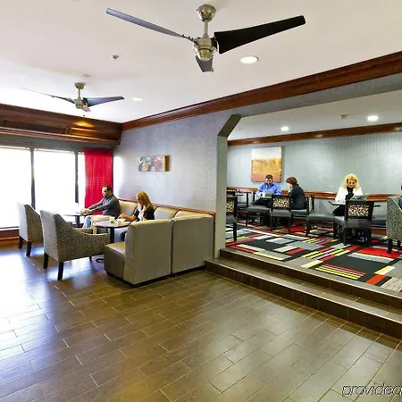 Days Inn & Suites By Wyndham Tyler 