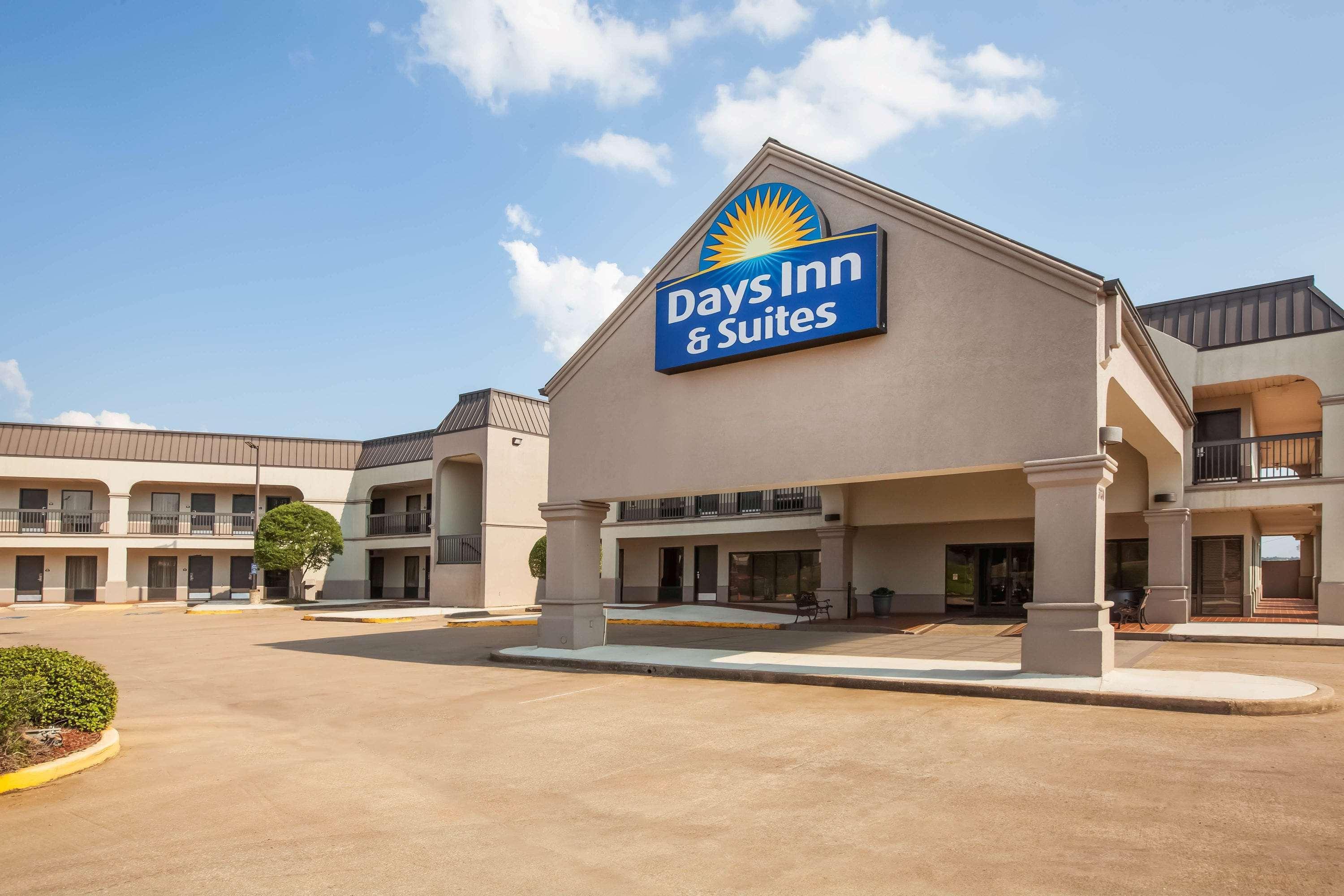 Hotel Days & By Wyndham Tyler