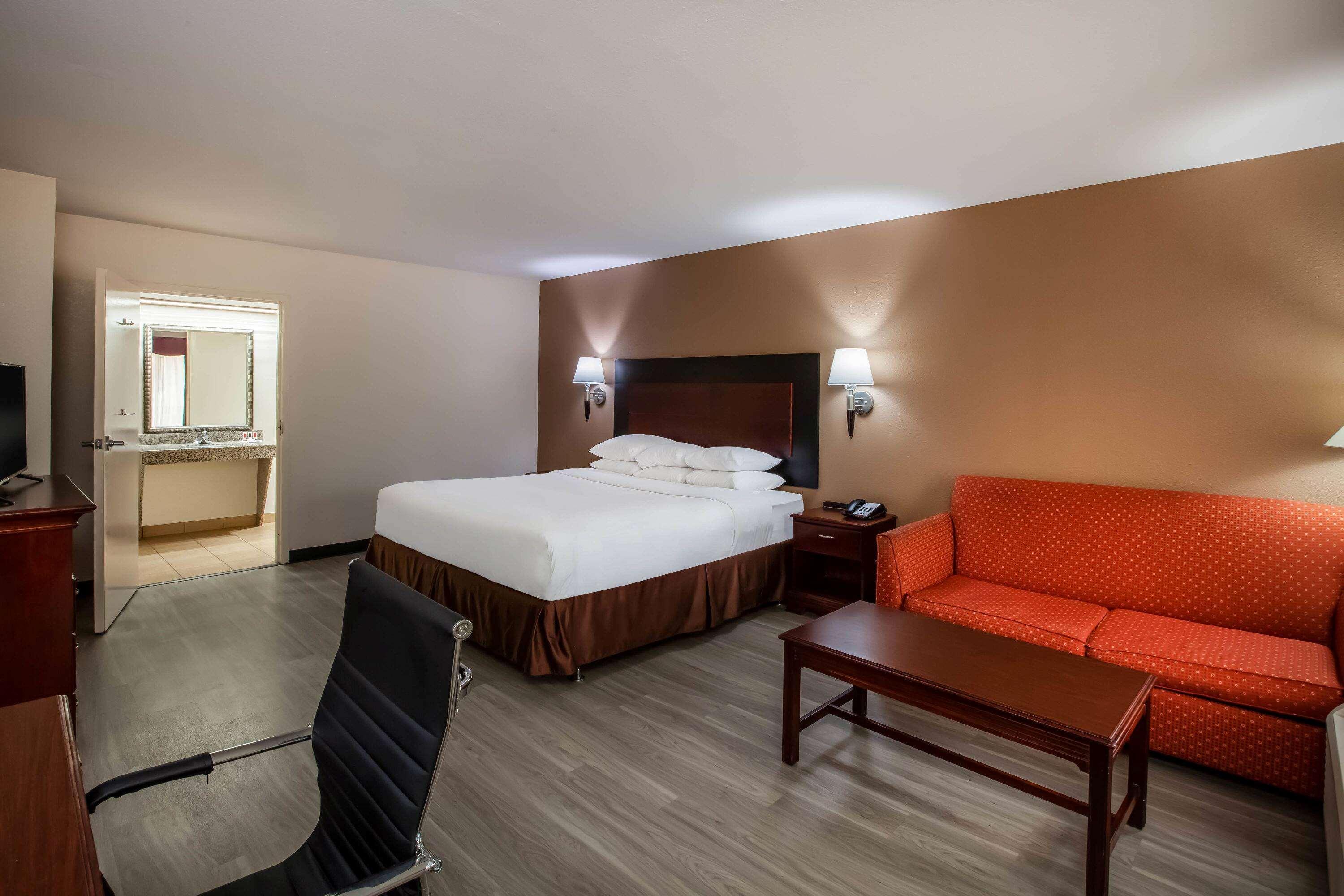 Days & By Wyndham Hotel Tyler