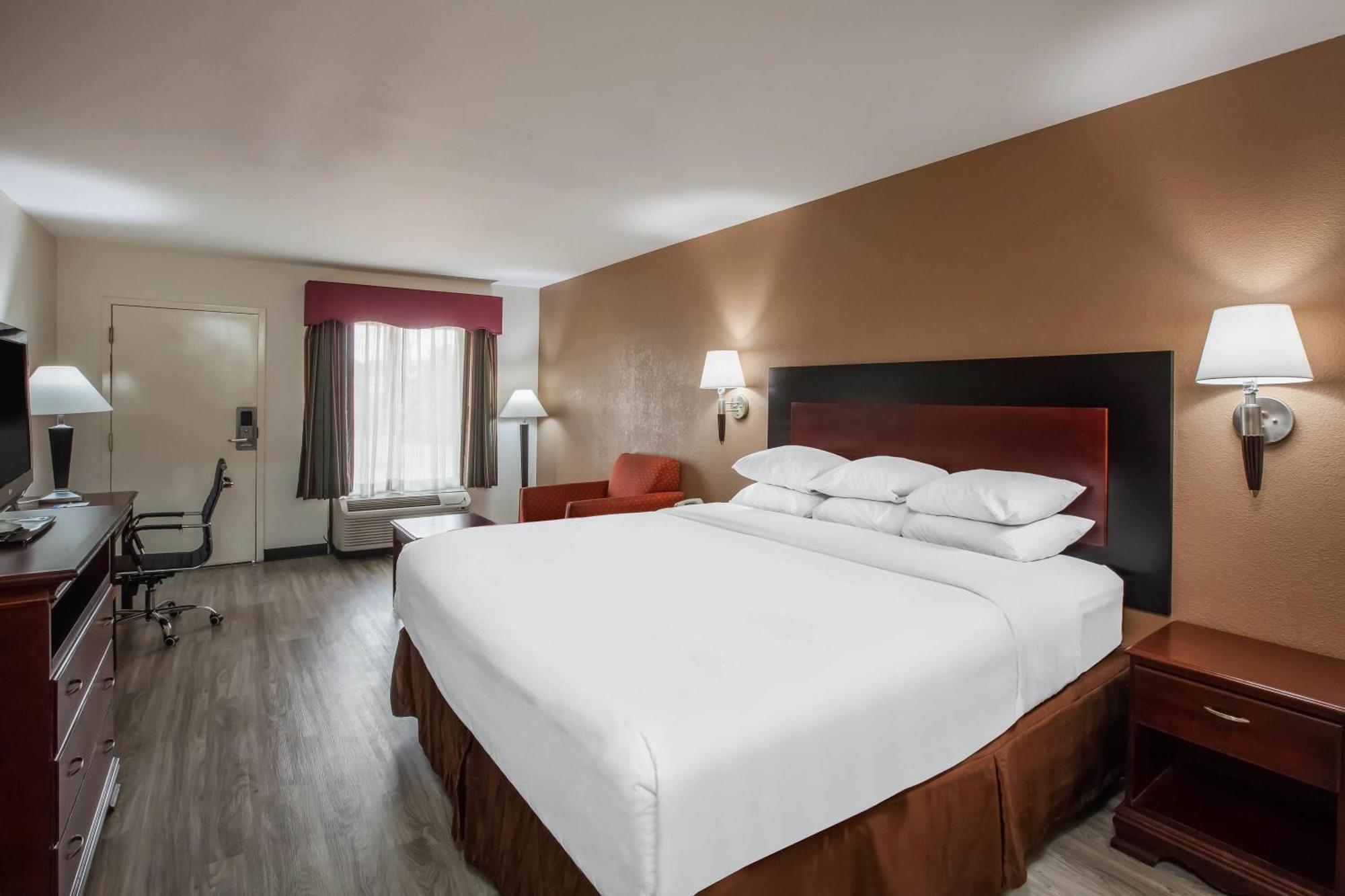 Days & By Wyndham Hotel