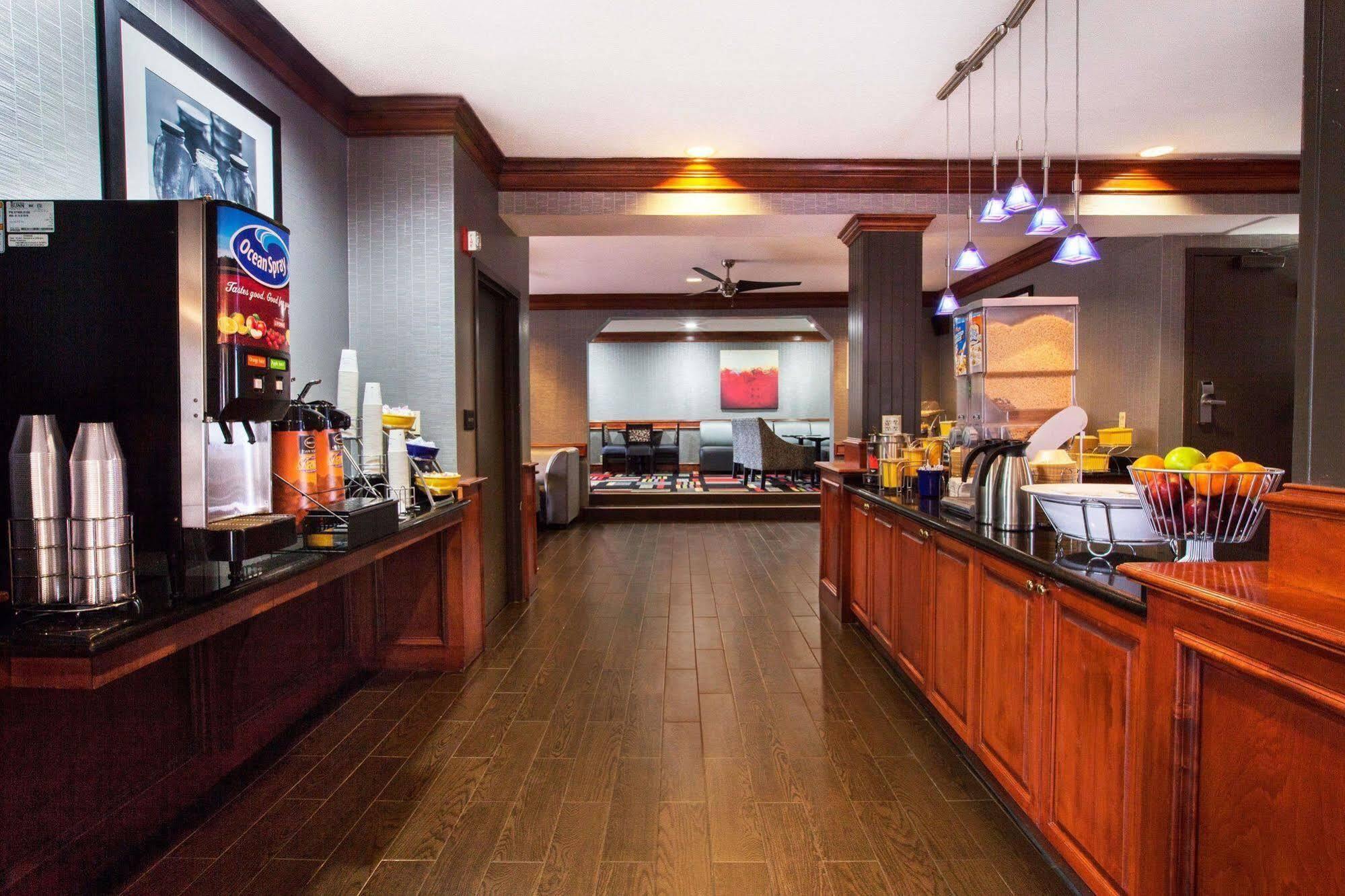 Days & By Wyndham Hotel 3*